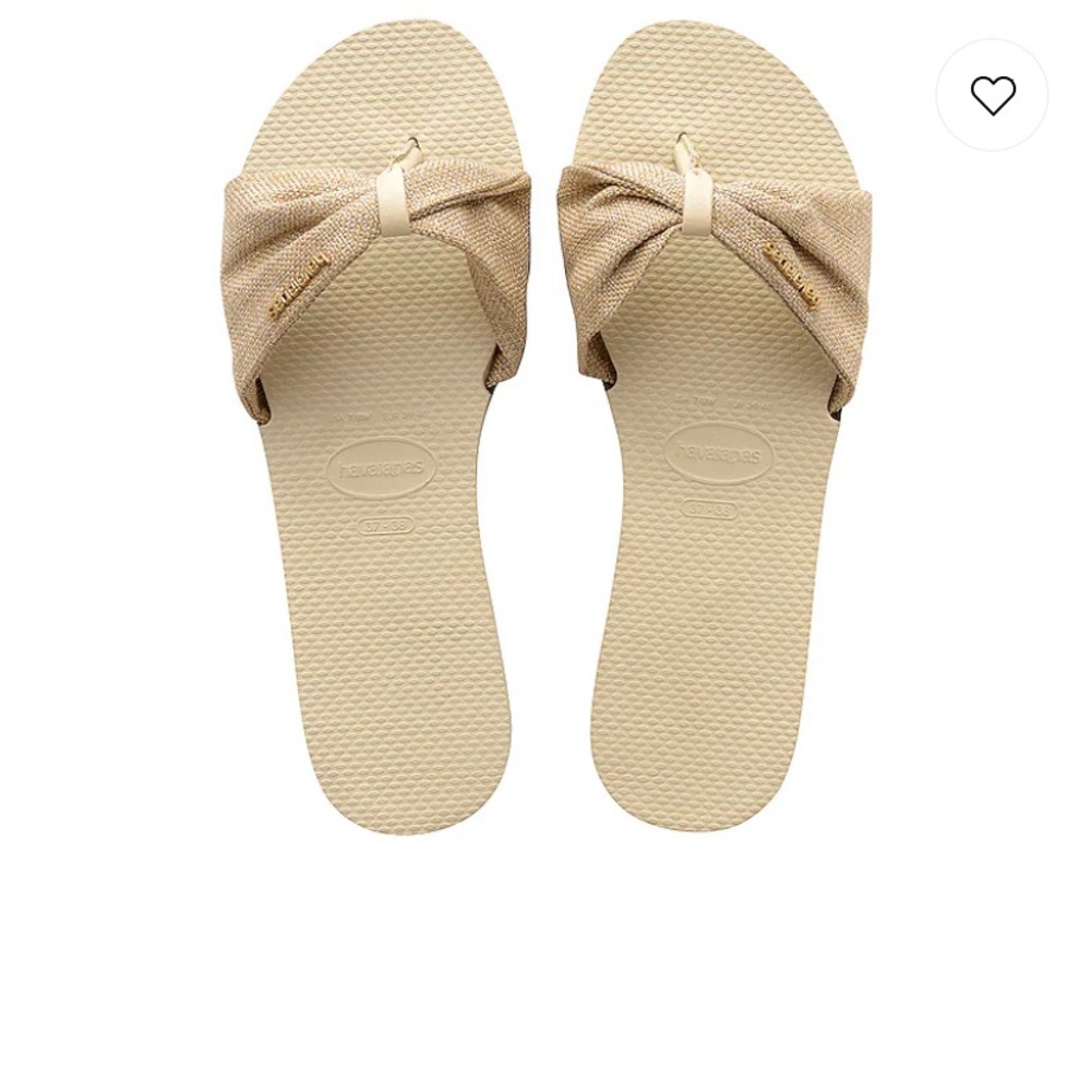 BRAND NEW Havaianas flip flops